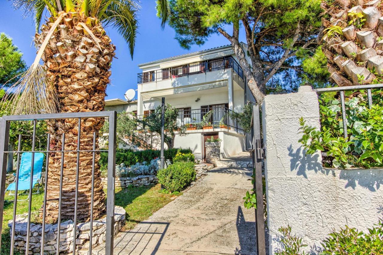 Family Friendly Seaside Apartments Rogoznica - 2010 Exterior photo