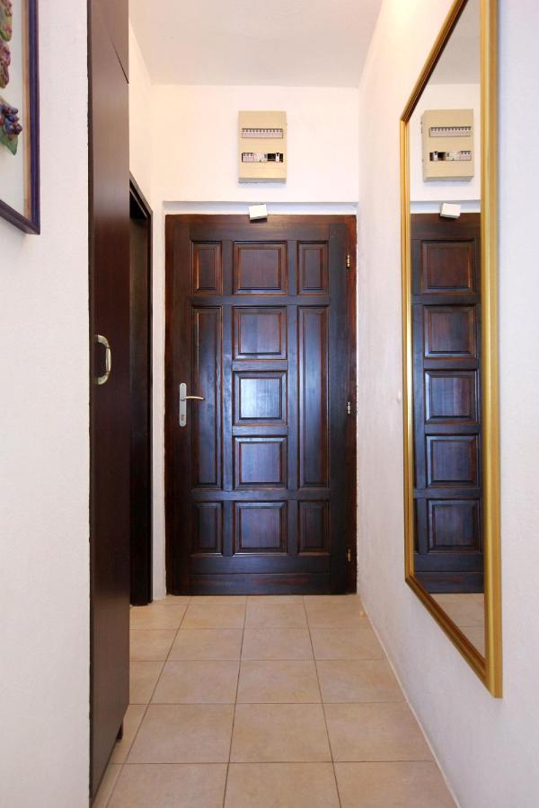 Family Friendly Seaside Apartments Rogoznica - 2010 Exterior photo